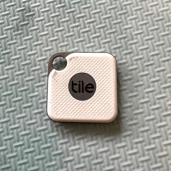 Tile Other - White Tile w/ battery